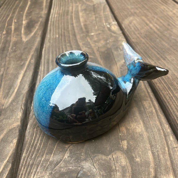 Pottery of Blue/Gray Whale + Fluke Bud Vase. NWOT - Picture 2 of 5